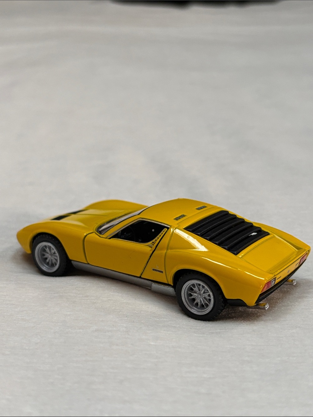 Lamborghini Miura 1971 P400 Model 1:34 - brand new - Picture 3 of 12